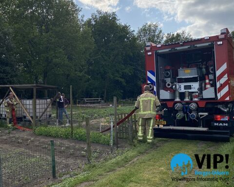 Brandweer helpt Moestuin Borger aan water! 